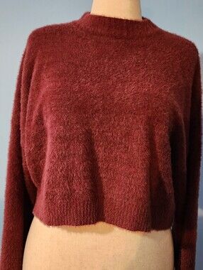 VENUS Fuzzy Crewneck Sweater in Burgundy